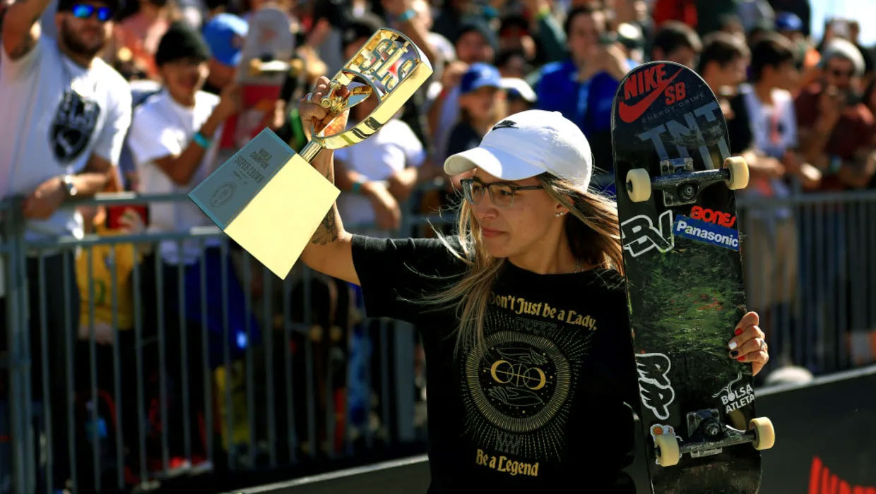 Pâmela Rosa é bicampeã do Mundial de Skate! Rayssa Leal fica em 2º no 2021 Super Crown World